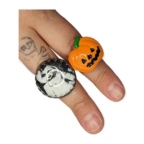 NWOT Handmade Bride Of Chucky Tiffany & Jack-O-Lantern Pumpkin Spooky Ring Set - Picture 1 of 6